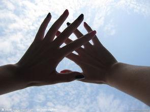 当我们仰望天空时看见什么？,仰望之间，探寻无限宇宙之美